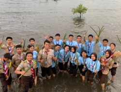 Peduli Lingkungan di HUT Bhayangkara Ke-69, Ditlantas Polda Sulbar Ajak Peserta Jambore Menanam Pohon Mangrove