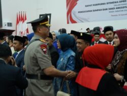 Kapolda Irjen Pol Adang Ginanjar Hadiri Pelantikan 45 Anggota DPRD Sulbar Masa Bakti 2024-2029