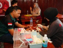 Di Tengah Proses Donor Darah Dalam Kemeriahan HUT Humas Polri Di Hibur Dengan Lantunan Lagu – Lagu Merdu