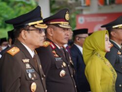 Tunjukan Komitmen Penghormatan Tinggi Terhadap Perjuangan Para Pahlawan, Saat Upacara Peringatan Hari Pahlawan Nasional, Wakapolda Sulbar Berdiri Tegak Di Barisan Terdepan