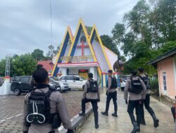 Jaga keamanan dan kenyamanan saat Nataru, Polda Sulbar Patroli Intensif di beberapa gereja