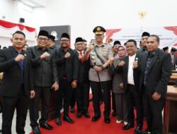 DPRD Prov. Sulbar Gelar Rapat Paripurna Penetapan Cagub / Cawagub Sulbar Terpilih Periode Tahun 2024-2029 di Hadiri Oleh Kapolda Sulbar