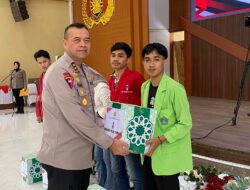 Kolaborasi Polda Sulbar Bersama Mahasiswa Salurkan Bansos Polri Presisi, Sambut Bulan Suci Ramadhan