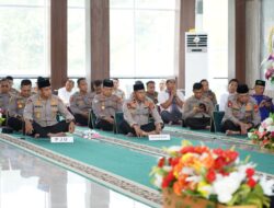 Kehadiran Para Personel dan Keluarga Besar Polda Sulbar, Menunjukkan Komitmen yang Kuat dalam Memperingati Peristiwa Penting Turunnya Kitab Suci Al-Qur’an