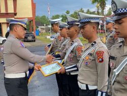 Pacu Semangat Kerja, Dirlantas Polda Sulbar Berikan Reward kepada Personel Berprestasi