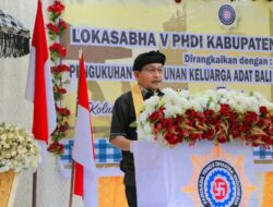 Bupati Pasangkayu Membuka Kegiatan Lokasaba Ke-5 PHDI dan Pengukuhan Kerukunan Keluarga Adat Bali