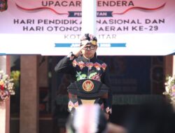 Pimpin Upacara Hardiknas di Pemkot Blitar, Wamendagri Bima Arya Ingatkan Kembali Semangat Ki Hajar Dewantara