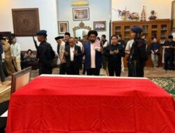 Ir. H. Agus Ambo Djiwa, Turut Berduka Cita dan Melayat ke Rumah Almarhum Komjen Pol Yusuf Manggabarani