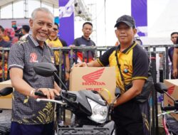 Momen Hari Bhayangkara ke-79 tahun : Sepeda Motor hingga TV Jadi Hadiah Doorprize di Pantai Manakarra