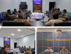 Momentum HUT ke-79 Bhayangkara, Polres Pasangkayu Gelar Nobar Pesona Wayang Kulit dari Lapangan Mabes Polri