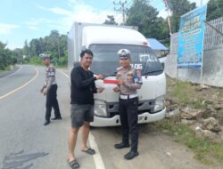 Jelang Hari Kemerdekaan RI, Sat PJR Ditlantas Polda Sulbar Tebar Semangat Nasionalisme di Jalan Raya