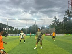 Polantas Menyapa: Ditlantas Polda Sulbar dan Mahasiswa Universitas Tomakaka Jalin Sinergi Lewat Fun Mini Soccer