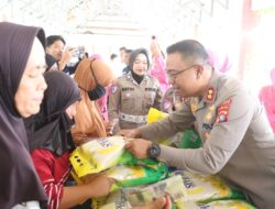 Kapolres Pasangkayu Pimpin Langsung Penyaluran Beras 1,2 Ton Ludes Sekejap di Gerakan Pangan murah, Warga Antusias
