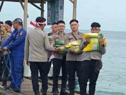 Polda Sulbar Bersama Pemprov Sulbar Menembus Ombak, Hadirkan Pangan Murah di Pulau Karampuang