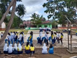 Persiapan Lomba Semarak HUT RI ke-80, Murid SMPN 01 Bulutaba Semangat Berlatih Baris – Berbaris dan Gerak Jalan
