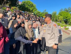 Kapolda Sulbar Bernyanyi di Hari Jadi Polwan ke-77, Persembahkan Lagu Ciptaan Sendiri