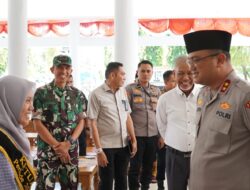 Kapolda Sulbar dan Forkopimda Salurkan Bantuan Beras untuk Ojek Online di Majene