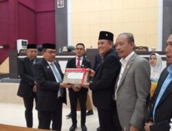 DPRD Pasangkayu Gelar Rapat Paripurna, Fraksi-Fraksi Sampaikan Pandangan terhadap APBD 2025