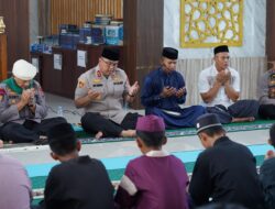Jumat Berkah Polda Sulbar: Berbagi Kasih dan Kebersamaan dengan Anak Yatim dan Personel