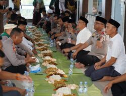 Kebersamaan dan Kepedulian: Polda Sulbar Laksanakan Program Jumat Berkah