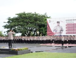 Polisi sebagai Pelayan Masyarakat, Kapolda Sulbar Tekankan Pelayanan yang Baik