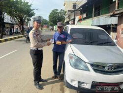 Aksi Polantas Menyapa, Subdit Kamsel Polda Sulbar Edukasi Masyarakat tentang Zebra Marano 2025