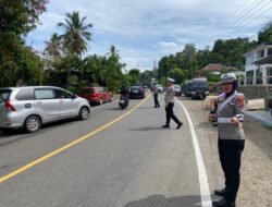 Edukasi Keselamatan Lalu Lintas, Polwan Polda Sulbar Turun ke Jalan