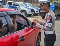 Operasi Zebra Marano di Gerbang Batas Kota Mamuju: Polda Sulbar Tingkatkan Kesadaran Berkendara dengan Sentuhan Humanis