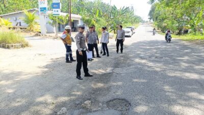 Survey Jalan di Pasangkayu, Subdit Kamsel Polda Sulbar Cari Titik Rawan Kecelakaan