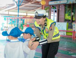 Tanamkan Disiplin Sejak Dini: Ditlantas Polda Sulbar Kenalkan Rambu Lalu Lintas Lewat Permainan