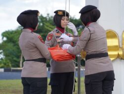 All Out Polwan! Polda Sulbar Rayakan Hari Ibu dengan Upacara Serba Wanita