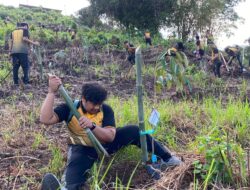 Polda Sulbar Tanam Pohon Saat Naik Pangkat, Wujudkan Lingkungan Sehat