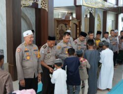 Moment Nataru, Polda Sulbar dan Anak Yatim Berdoa Bersama