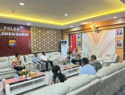 Toleransi Jadi Jembatan: Kapolda Sulbar dan Pendeta Simon Perkuat Persaudaraan