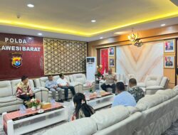 Bersama Membangun Toleransi: Kapolda Sulbar dan Pendeta Simon Pererat Kerukunan