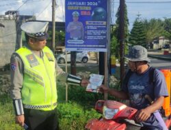 Ayo Pakai Helm SNI! Unit Kamsel Sat Lantas Polres Pasangkayu Gencarkan Himbauan Tertib Berlalu Lintas
