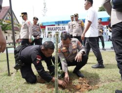 Kapolda Sulbar Tanam Pohon di Mamasa, Wujudkan Lingkungan Hijau dan Sehat