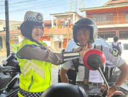 Polantas Sulbar Edukasi Pelajar Mamuju, Tertib Helm Jadi Fokus Utama