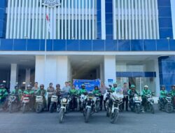 Polantas Sulbar dan Jasa Raharja Bagikan Helm SNI, Ajak Ojol Tertib Berlalu Lintas