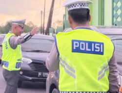 Polisi Sulbar Atur Lalu Lintas di Simpang Padat, Upaya Jaga Kelancaran dan Keamanan Jalan