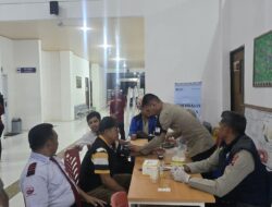 Kesehatan Driver Jadi Fokus, Polda Sulbar Berikan Layanan Gratis di Terminal Simbuang