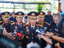 Kapolri Jenderal Listyo Sigit Prabowo Hadiri Pemakaman Eyang Meri, Pesan “Jadilah Polisi yang Baik” Jadi Amanah