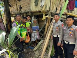 Peduli Korban Kebakaran, Ditlantas Polda Sulbar Berikan Bantuan Kepada Kakek Rasil di Polman Lewat Program Polantas Mappatulung