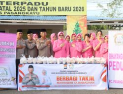 Kapolres Pasangkayu dan Bhayangkari Bagikan 100 Paket Takjil di Bundaran Smart, Semangat Kebersamaan di Bulan Ramadhan