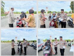 Polres Pasangkayu Bersama Saka Bhayangkara Bagikan Takjil di Bundaran Tugu Smart Jelang Bulan Ramadan