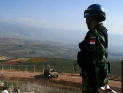 Prajurit TNI tewas di Lebanon: Kemenlu Indonesia mengutuk keras, DPR minta pasukan TNI ditarik