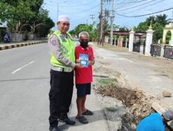 Binluh Sat Lantas Polres Pasangkayu Sambangi Warga di Jalan Ir Soekarno, Ajak Tertib Berlalu Lintas