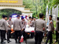 DitPamObvit Polda Sulbar Bagi-Bagi Takjil, Jembatan Silaturahmi Antar Polisi dan Masyarakat di Bulan Ramadan