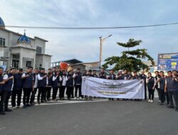 Tebar Kebaikan Berkah Ramadan, Ditkrimsus Polda Sulawesi Barat Bagikan Takjil dan Parcel Sembako