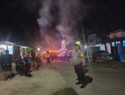Bhabinkamtibmas Polsek Sarudu Pastikan Takbiran Obor di Bulu Mario Aman dan Kondusif